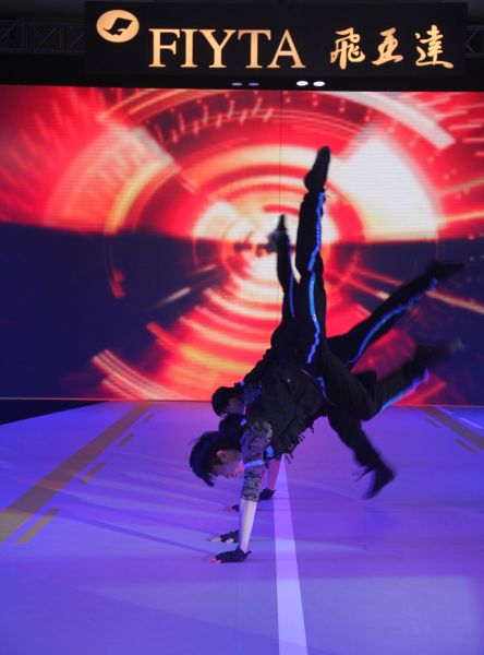 �w���_(d��)���w����ϵ������l(f��)����(hu��)�_(k��i)��(ch��ng)��